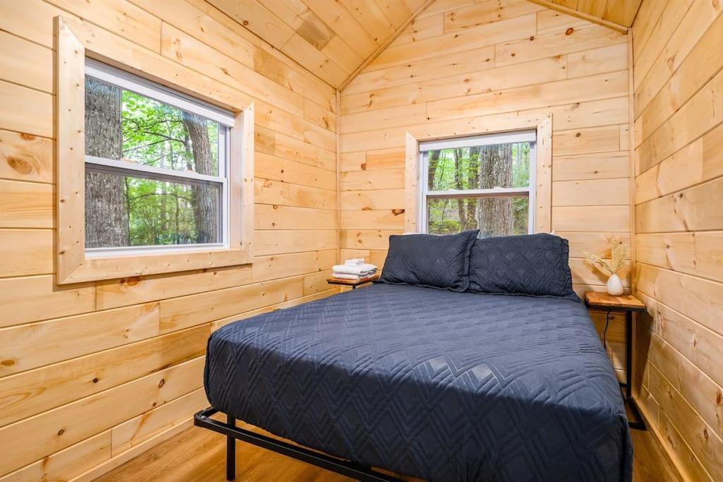 Arbutus Lake 3 Bedroom Cottage 特拉弗斯城 外观 照片