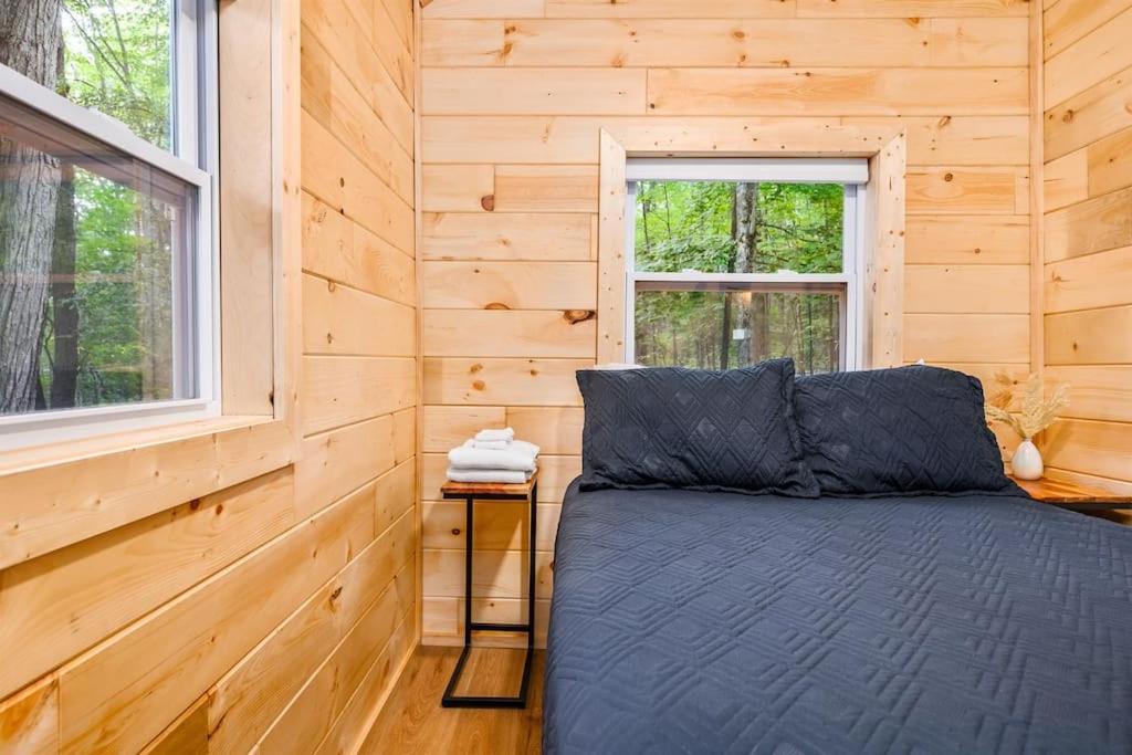 Arbutus Lake 3 Bedroom Cottage 特拉弗斯城 外观 照片