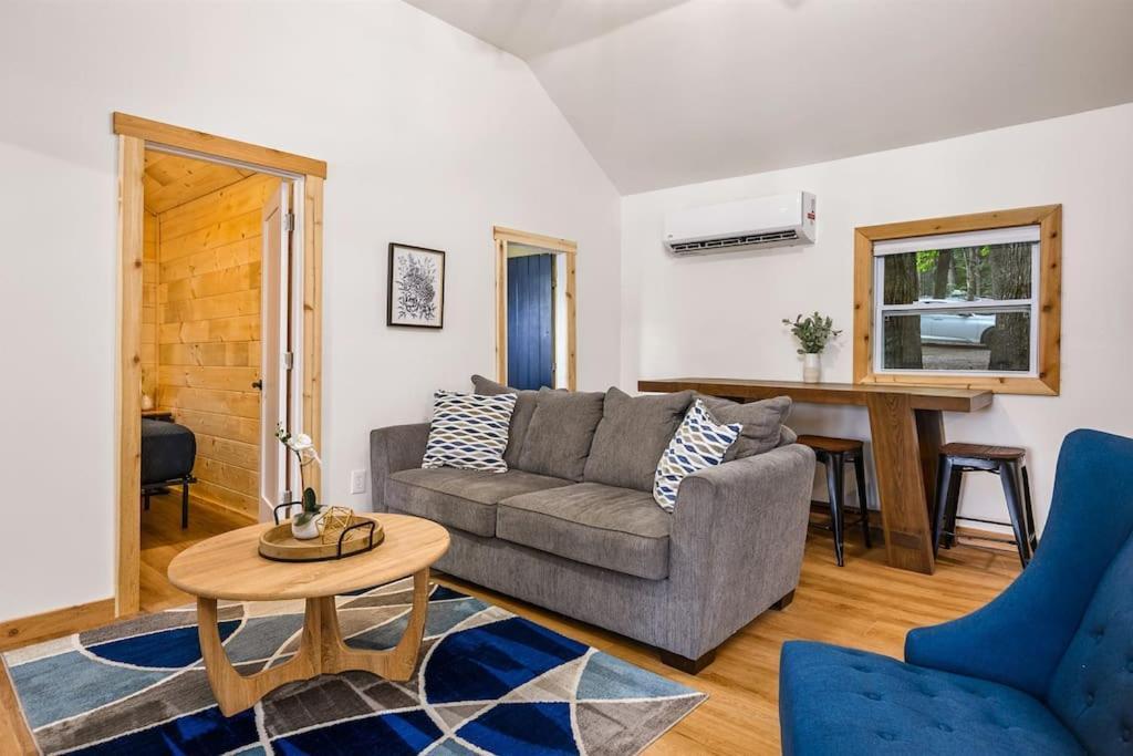 Arbutus Lake 3 Bedroom Cottage 特拉弗斯城 外观 照片