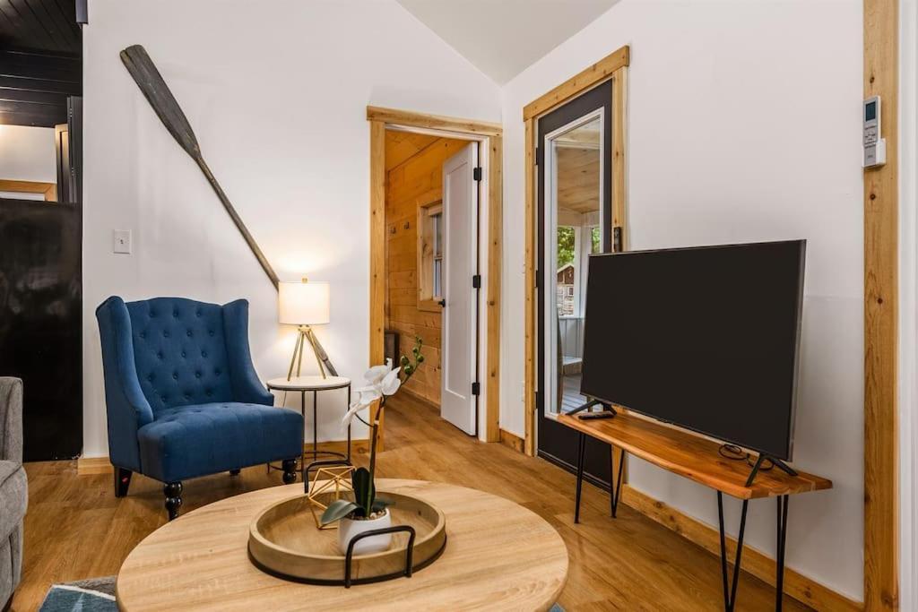 Arbutus Lake 3 Bedroom Cottage 特拉弗斯城 外观 照片